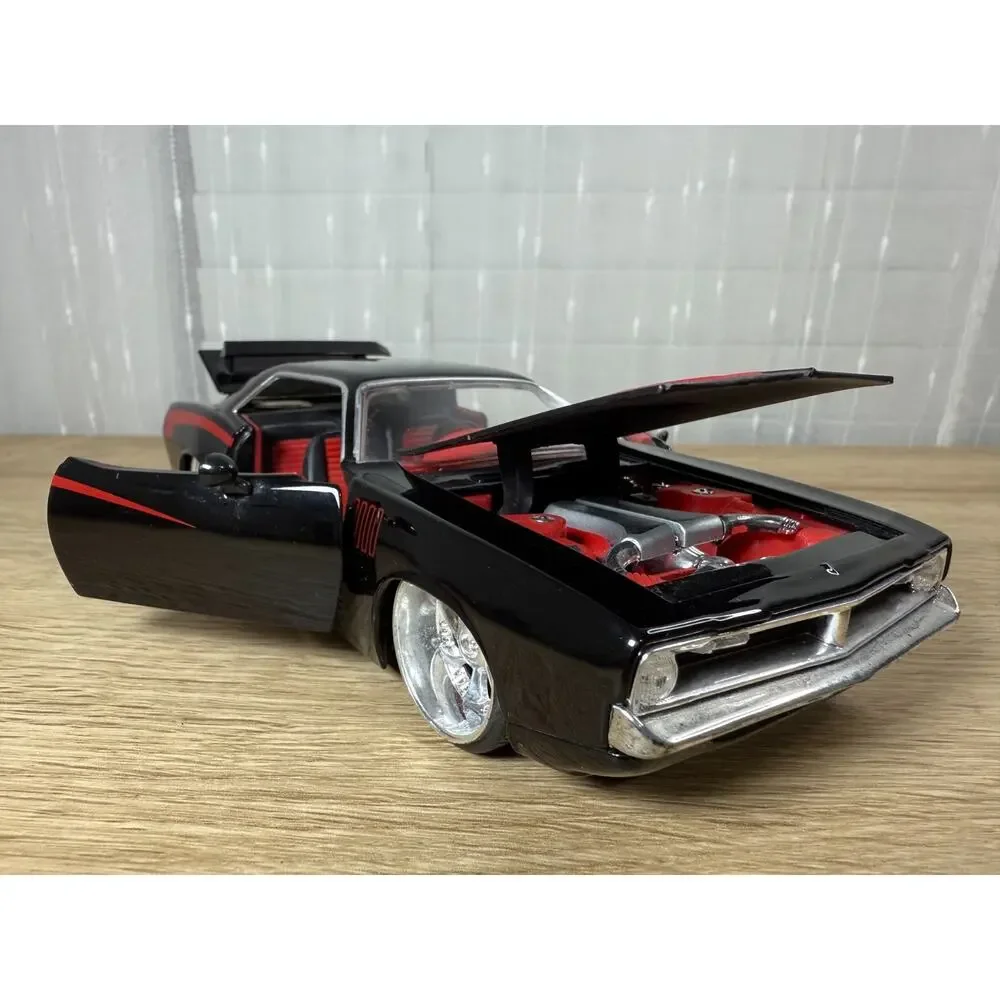 Jada Bigtime Muscle Cuda Black Red Diecast 1:24